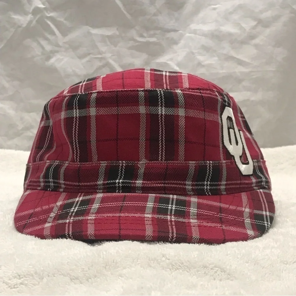 Captivating Headgear University of Oklahoma Sooners Woman's Flat Top Cap